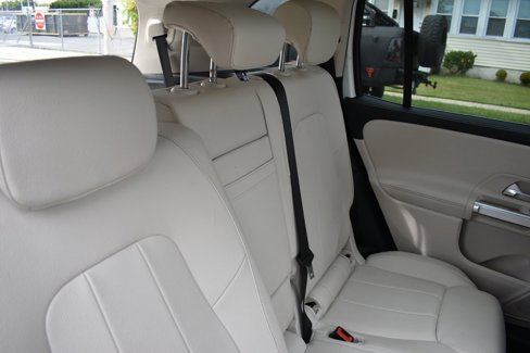 Used 2021 Mercedes-Benz GLB 250 4MATIC w/ Premium Package image 29