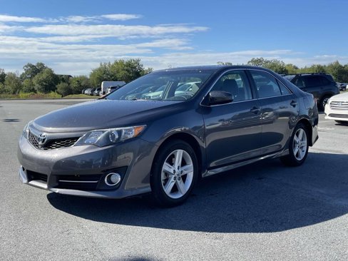 Used 2014 Toyota Camry image 23