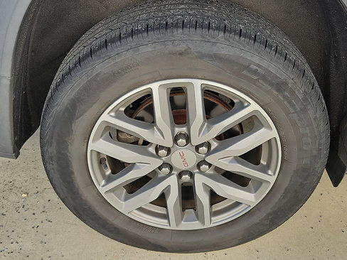 Used 2017 GMC Acadia SLE image 11