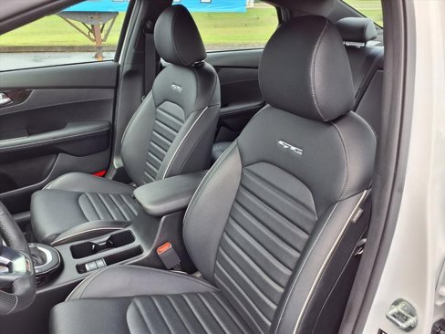 Used 2023 Kia Forte GT-Line w/ GT-Line Premium Package image 13