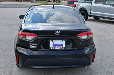 Used 2021 Toyota Corolla LE image 31