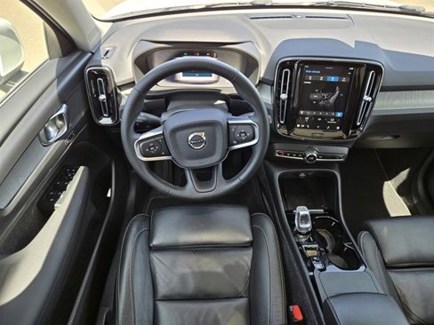 Certified 2023 Volvo XC40 B4 Plus image 12