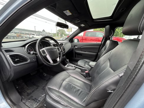 Used 2012 Chrysler 200 Limited image 4