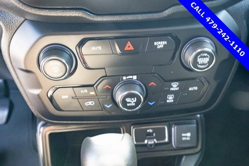 Used 2020 Jeep Renegade Latitude image 21