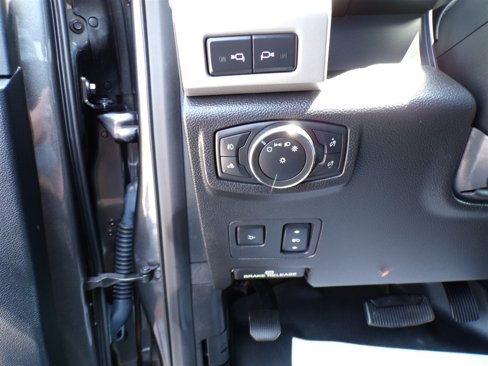 Used 2017 Ford F250 Lariat w/ Lariat Ultimate Package image 34