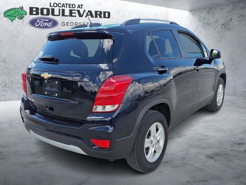 Used 2022 Chevrolet Trax LT w/ Driver Confidence Package image 7