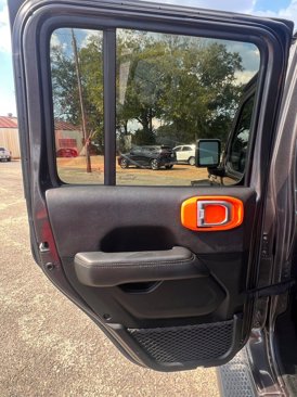 Used 2020 Jeep Wrangler Unlimited Sahara image 20