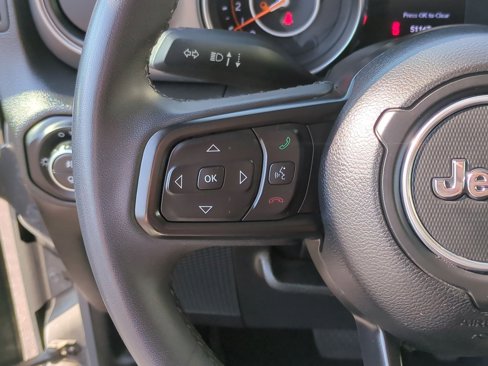 Used 2023 Jeep Gladiator Sport image 18