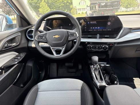 New 2025 Chevrolet Trax LT w/ LT Convenience Package image 13