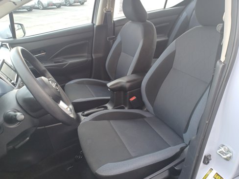 Used 2024 Nissan Versa SV w/ Trunk Package image 11
