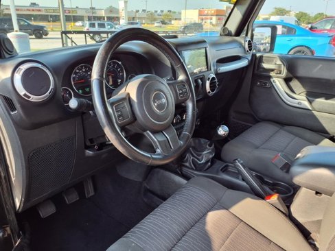 Used 2012 Jeep Wrangler Sahara w/ Dual Top Group image 8