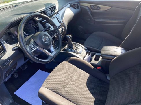 Used 2019 Nissan Rogue Sport S image 11