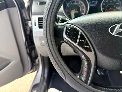 Used 2014 Hyundai Elantra Limited image 17
