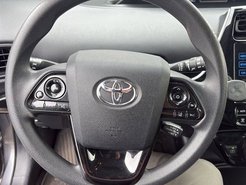 Used 2019 Toyota Prius LE image 6