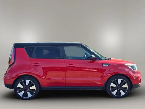 Used 2018 Kia Soul + image 4