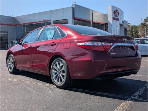 Used 2017 Toyota Camry XLE image 5
