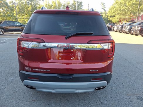 Used 2023 GMC Acadia SLE w/ Driver Convenience Package image 5