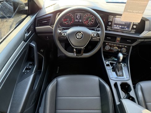 Certified 2021 Volkswagen Jetta SE image 15