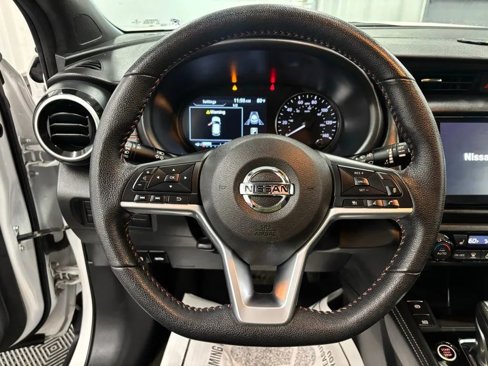 Used 2021 Nissan Kicks SR image 14