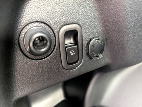 Used 2015 Subaru Forester 2.5i Touring w/ Eyesight & Navigation System image 14
