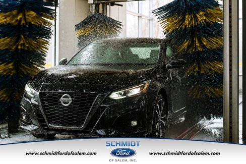 Used 2024 Nissan Altima 2.5 SV image 1