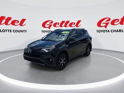 Used 2018 Toyota RAV4 SE image 4