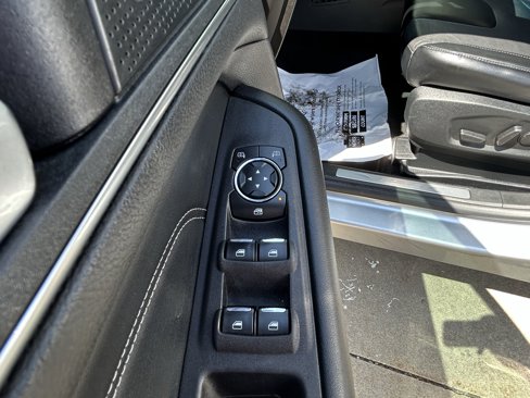 Used 2022 Ford Edge Titanium w/ Equipment Group 301A image 15