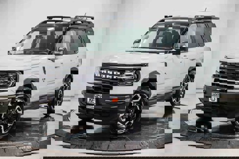 Used 2022 Ford Bronco Sport Outer Banks w/ Tech Package image 1