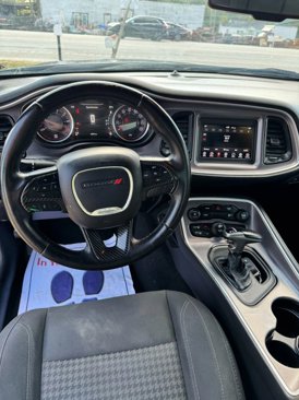 Used 2019 Dodge Challenger SXT image 18