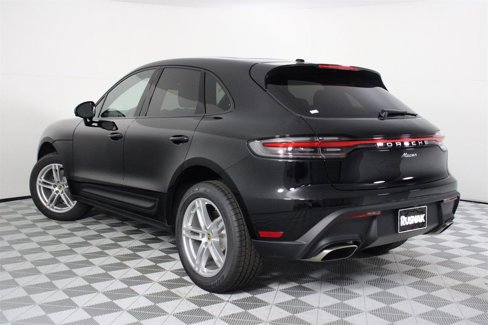 New 2025 Porsche Macan image 3