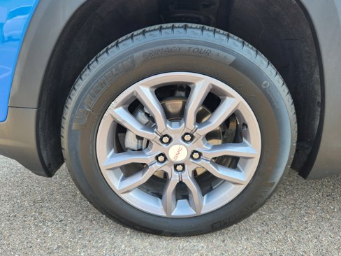 Used 2024 GMC Terrain SLT image 17