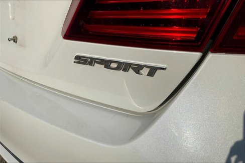 Used 2017 Honda Accord Sport image 9