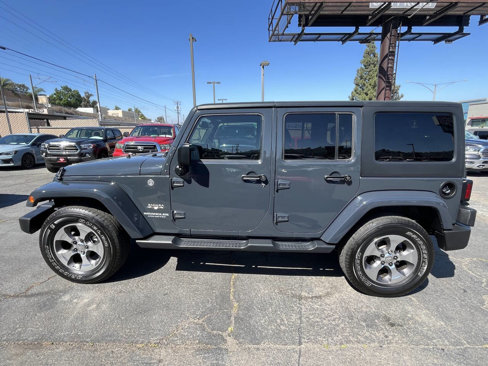 Used 2017 Jeep Wrangler Unlimited Sahara w/ Connectivity Group image 10