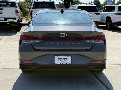 Used 2023 Hyundai Elantra SEL image 6