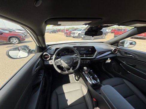 New 2025 Chevrolet Trax RS image 18