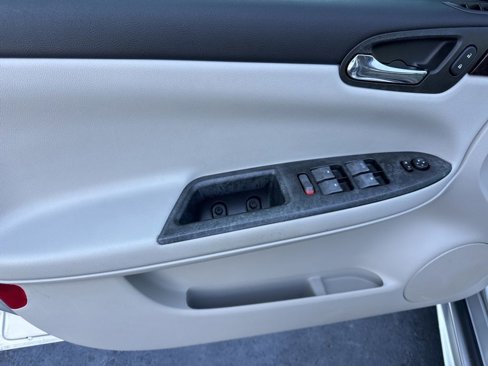 Used 2014 Chevrolet Impala LT w/ LT Sunroof Package image 12