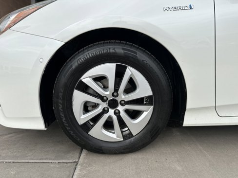 Used 2018 Toyota Prius Four image 14