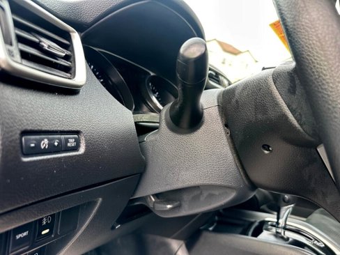 Used 2015 Nissan Rogue SV w/ SV Moonroof Package image 18