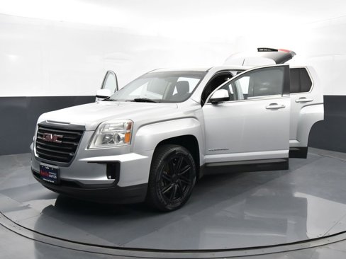 Used 2017 GMC Terrain SLE image 34