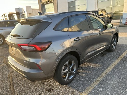 Used 2024 Ford Escape ST-Line image 5