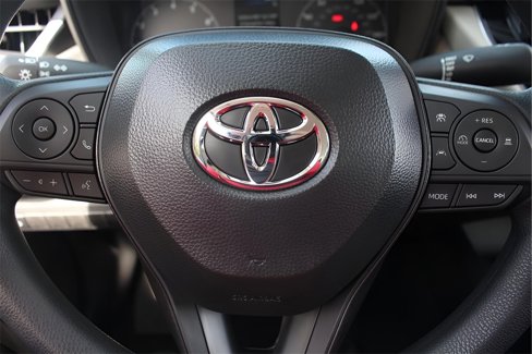New 2025 Toyota Corolla LE image 18