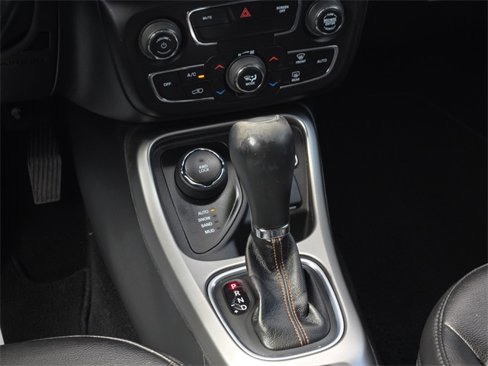Used 2018 Jeep Compass Latitude w/ Popular Equipment Group image 16