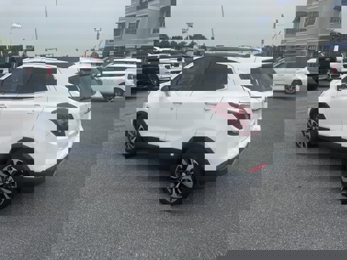 Used 2022 Buick Encore Preferred w/ Safety Package image 7