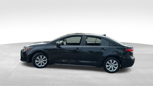 Used 2021 Toyota Corolla LE image 4