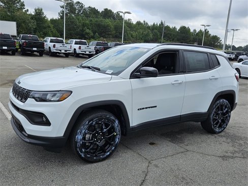 New 2026 Jeep Compass Latitude image 3