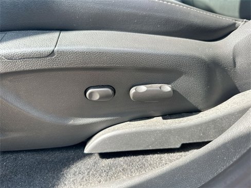 Used 2019 Buick Encore Preferred image 10