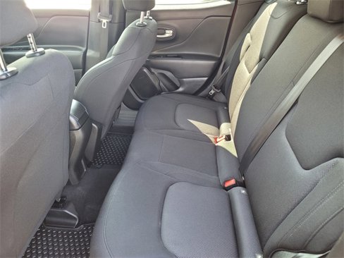 Certified 2023 Jeep Renegade Latitude image 7