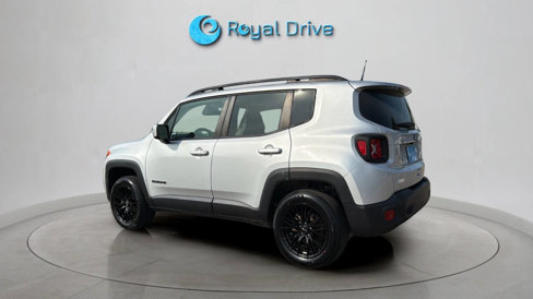 Used 2020 Jeep Renegade Latitude w/ Cold Weather Group image 4