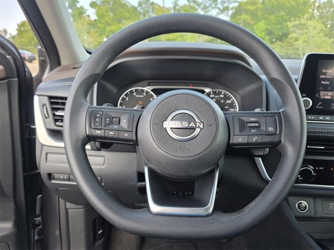 Used 2023 Nissan Rogue S image 18