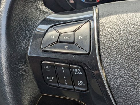 Used 2018 Ford Explorer Platinum image 18